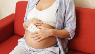 Paracetamol na gravidez nova revisão liga uso a risco maior de autismo e TDAH